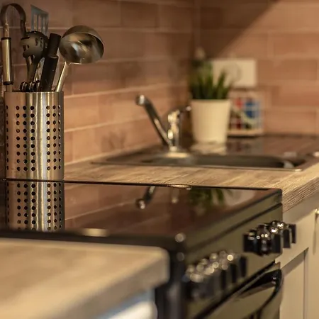 Historic Hideaway 펜션